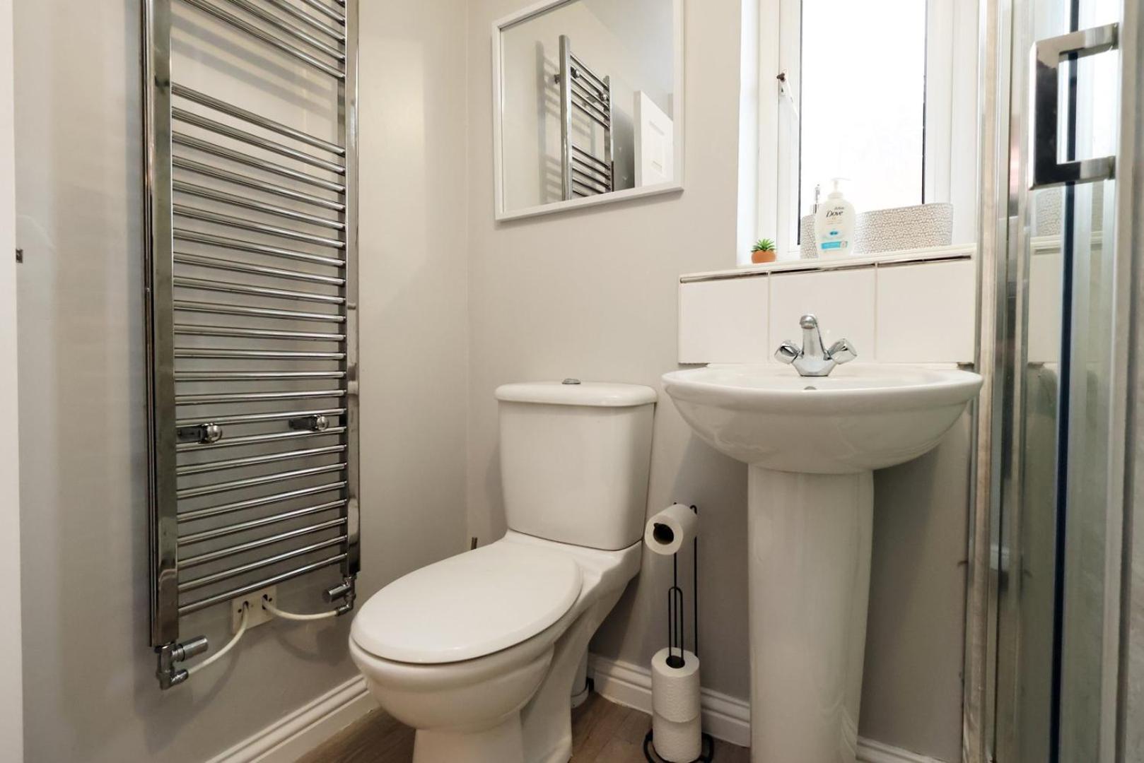Relaxing 2-Bed Coastal Escape In Port Talbot 아파트 외부 사진