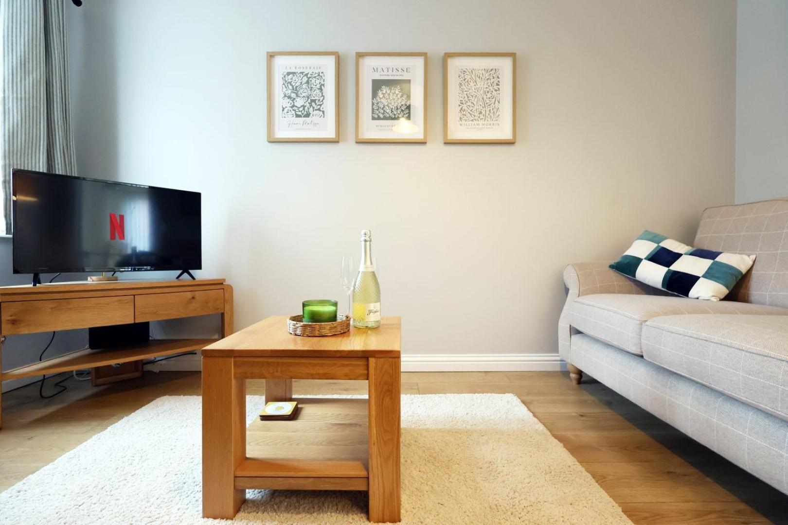 Relaxing 2-Bed Coastal Escape In Port Talbot 아파트 외부 사진